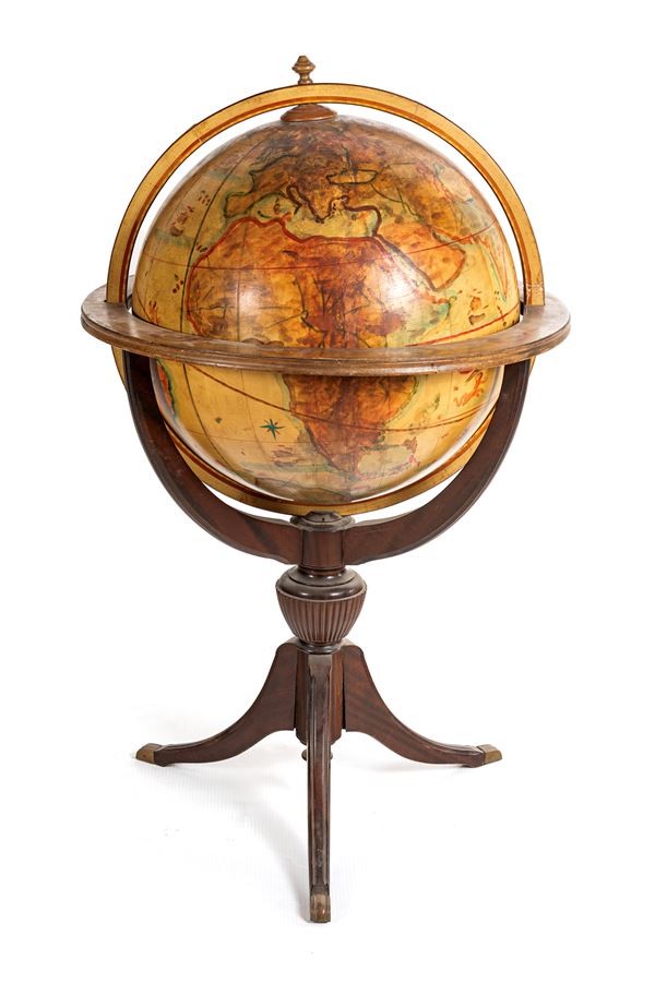 Globo terrestre in legno dipinto, inizi del XX secolo  - Asta Asta a Tempo - Antiquariato: Arredi, Dipinti, Oggetti d'Arte, Arte Orientale. - Casa d'Aste Arcadia