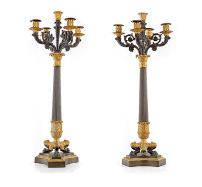 Coppia di Candelabri in Bronzo Brunito e Dorato a Cinque Luci, XIX Secolo