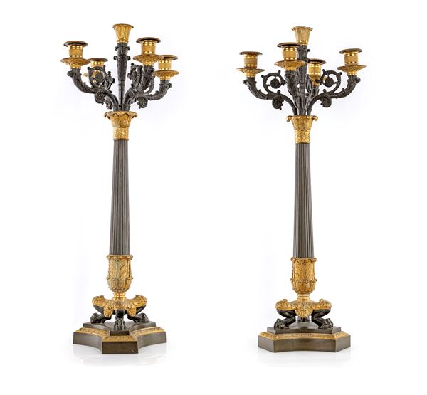 Coppia di candelabri in bronzo brunito e dorato a cinque luci, XIX secolo