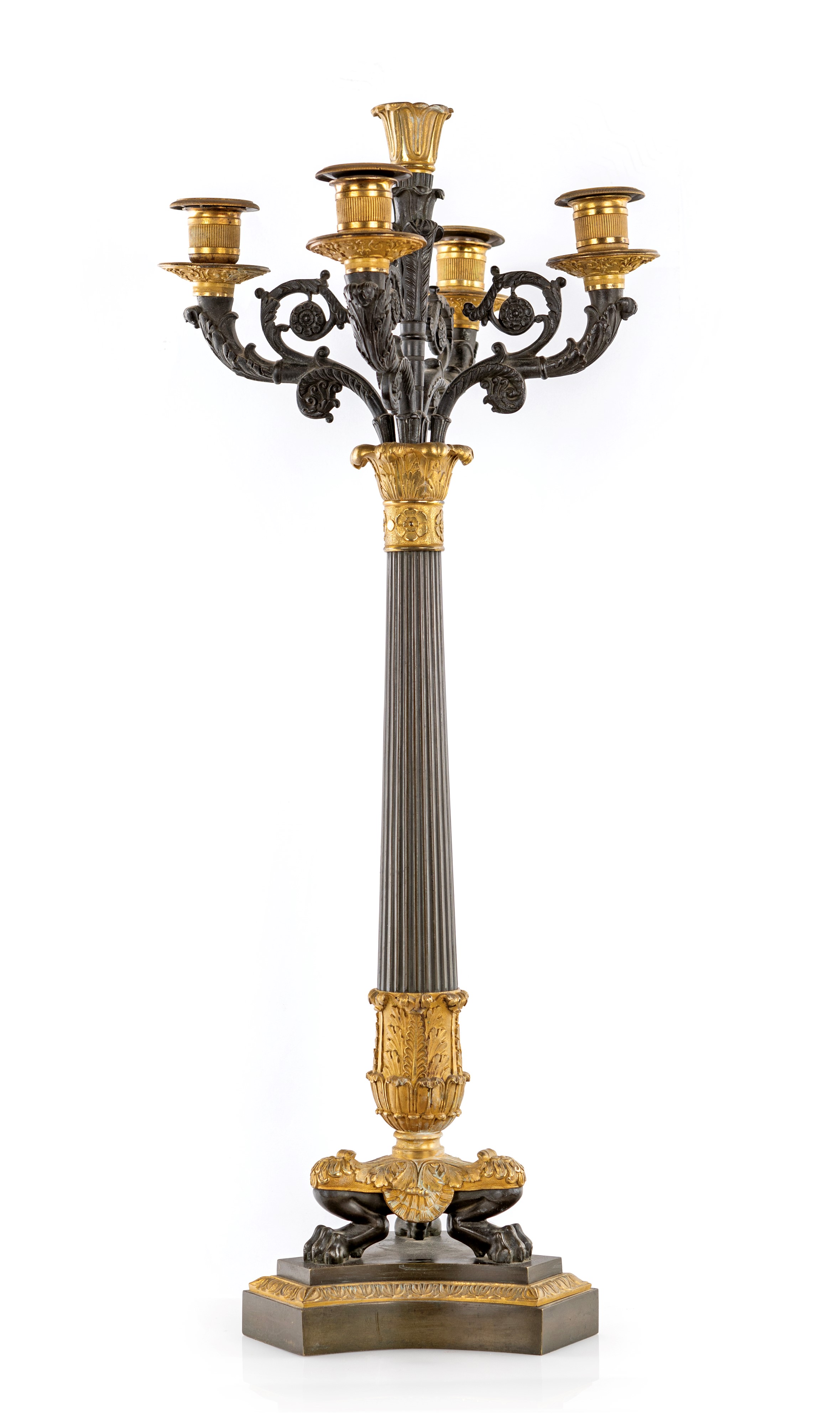 Coppia di Candelabri in Bronzo Brunito e Dorato a Cinque Luci, XIX Secolo
