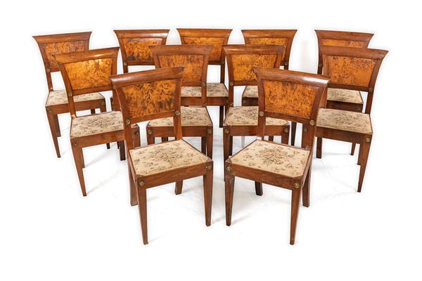 Undici sedie, XIX secolo  - Asta Antiquariato - Icone, Arredi, Sculture, Oggetti d'Arte - Casa d'Aste Arcadia