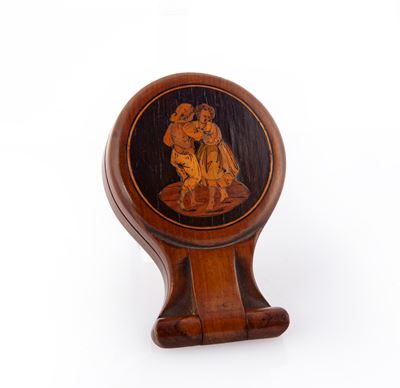 Scatola Porta Orologio Sorrentina in Legni Vari Dipinti, Intarsiati e Colorati con Figure Danzant...