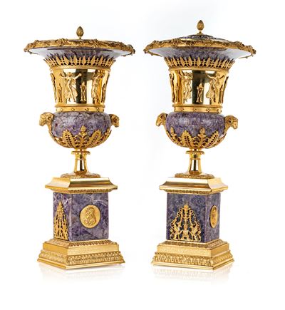 Coppia di Vasi Decorativi a Cratere in Bronzo Dorato e Ametista con Coperchio, Baldi Bronzi, Fire...