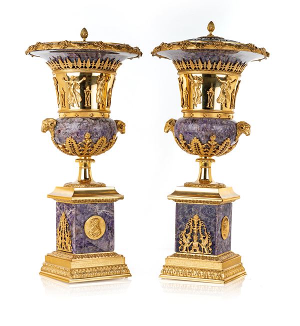 Coppia di vasi decorativi a cratere in bronzo dorato e ametista con coperchio, Baldi Bronzi, Firenze