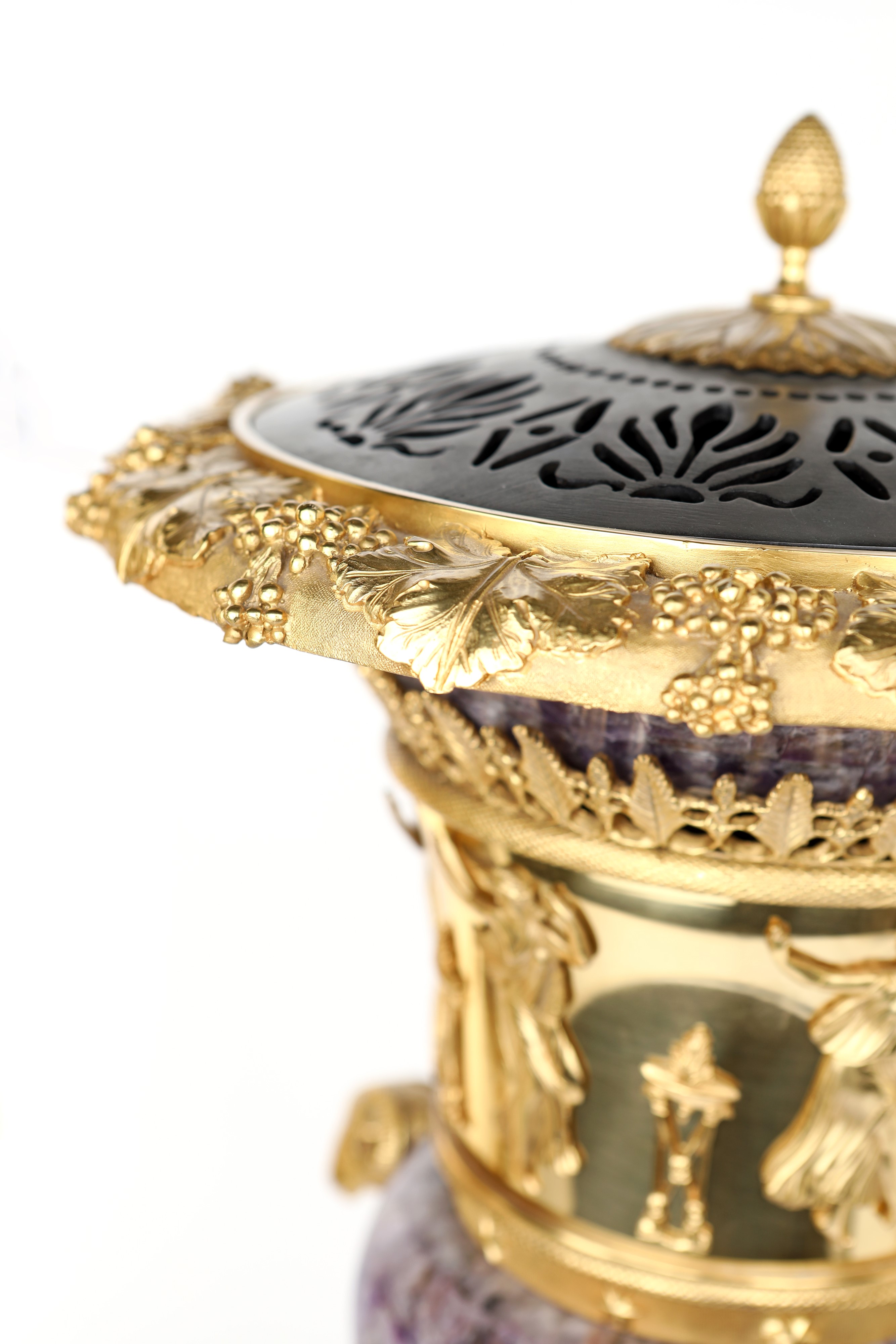 Coppia di Vasi Decorativi a Cratere in Bronzo Dorato e Ametista con Coperchio, Baldi Bronzi, Fire...