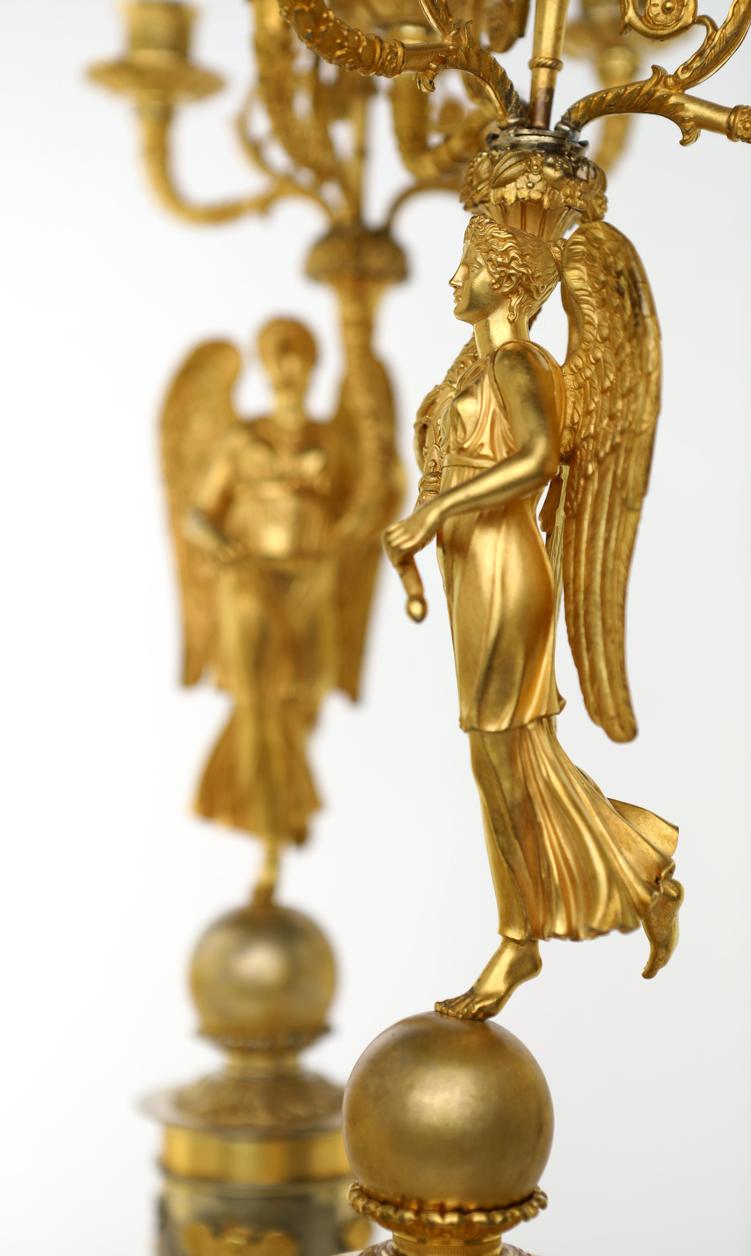 Coppia di Candelabri in Bronzo Dorato a Quattro Luci, Francia, Epoca Impero