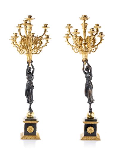 Coppia di Grandi Candelabri in Bronzo Dorato e Brunito a Dieci Luci, Francia, Seconda Metà del XI...