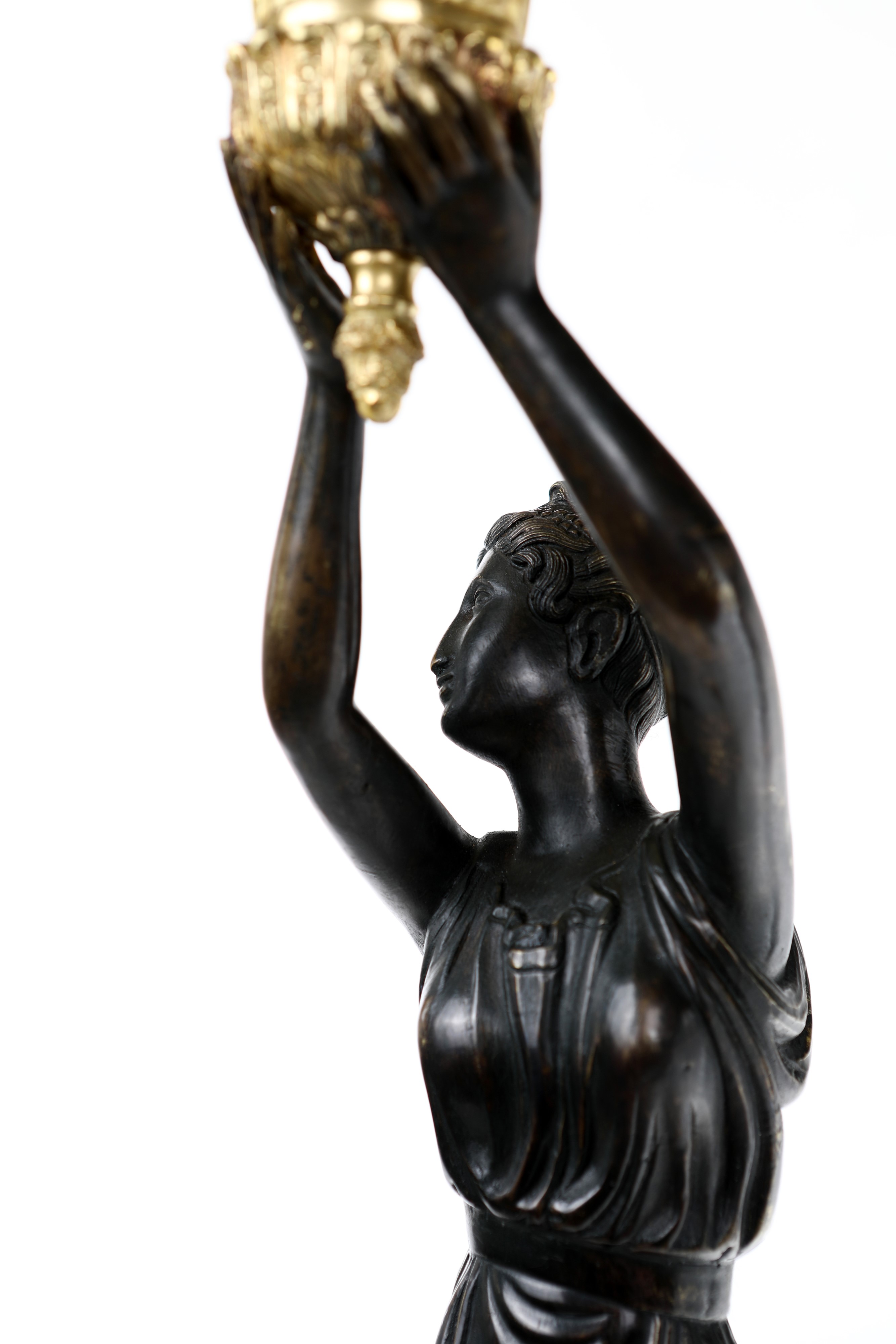 Coppia di Grandi Candelabri in Bronzo Dorato e Brunito a Dieci Luci, Francia, Seconda Metà del XI...