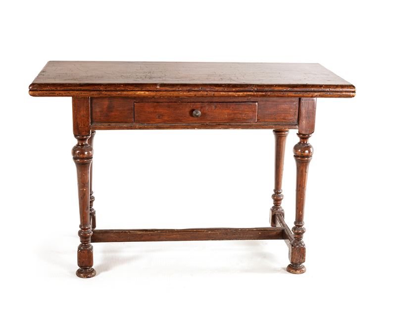 Tavolo rettangolare in noce