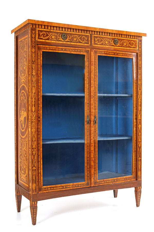 Vetrina in legno intarsiato, inizi del XX secolo
