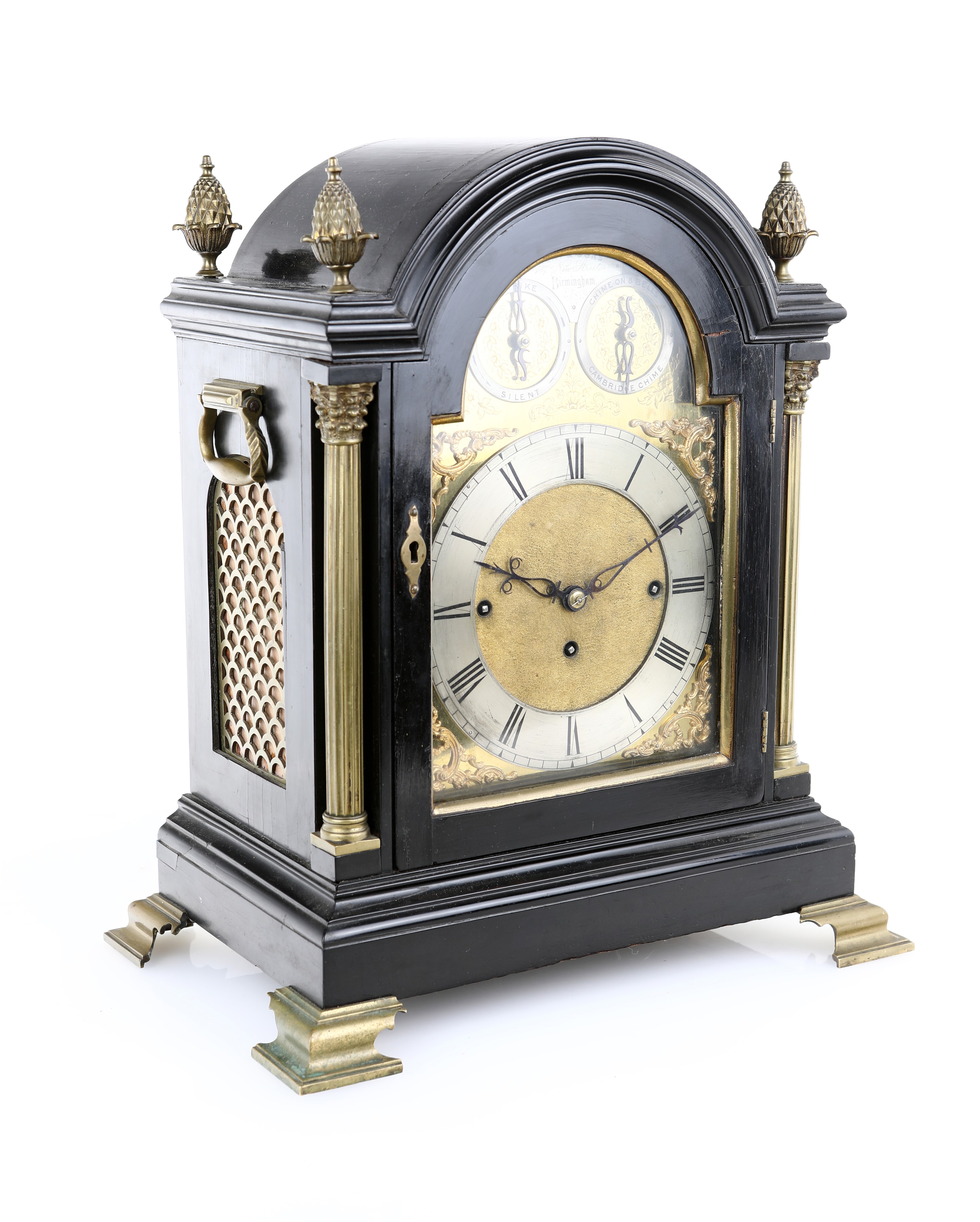Pendola Musicale in Legno Ebanizzato con Finiture in Bronzo, Hurt & Sons, Birmingham, Seconda Met...