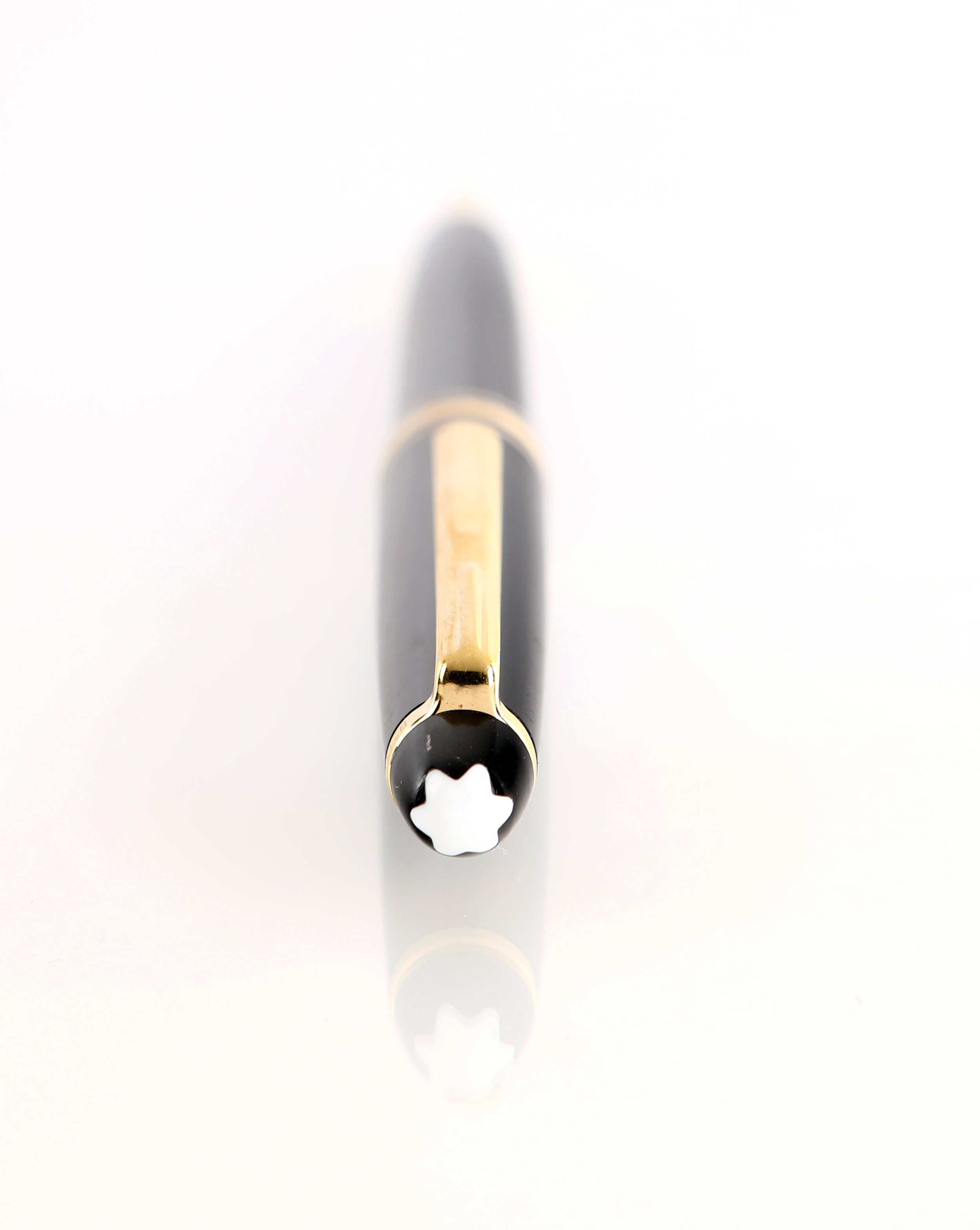 Montblanc Meisterstuck Pix - Penna a Sfera in Resina Nera con Particolari Dorati