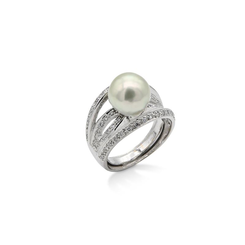 Anello in Oro, Perla e Brillanti