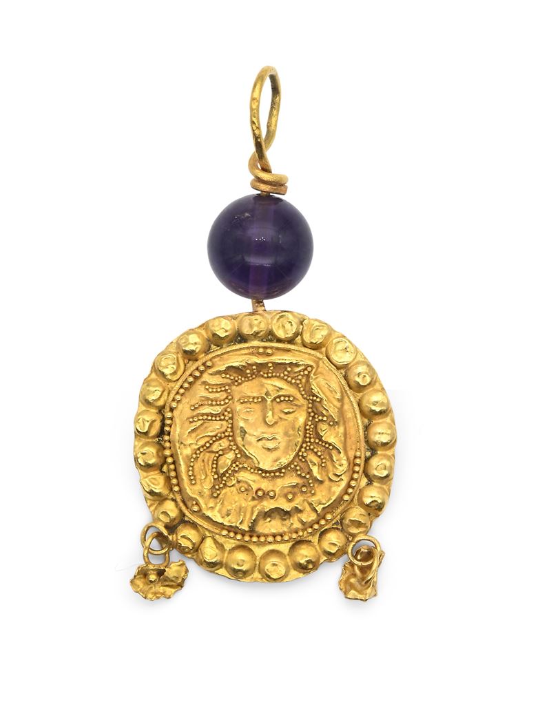 Pendente in Oro Sbalzato e Ametista