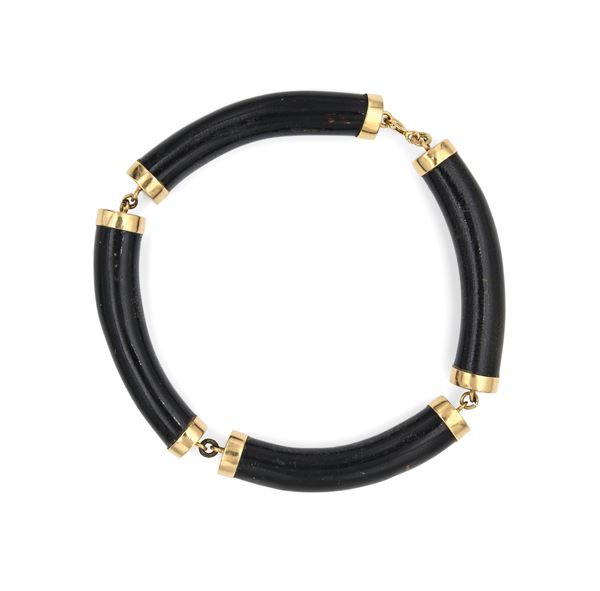 Bracciale in oro e corallo nero