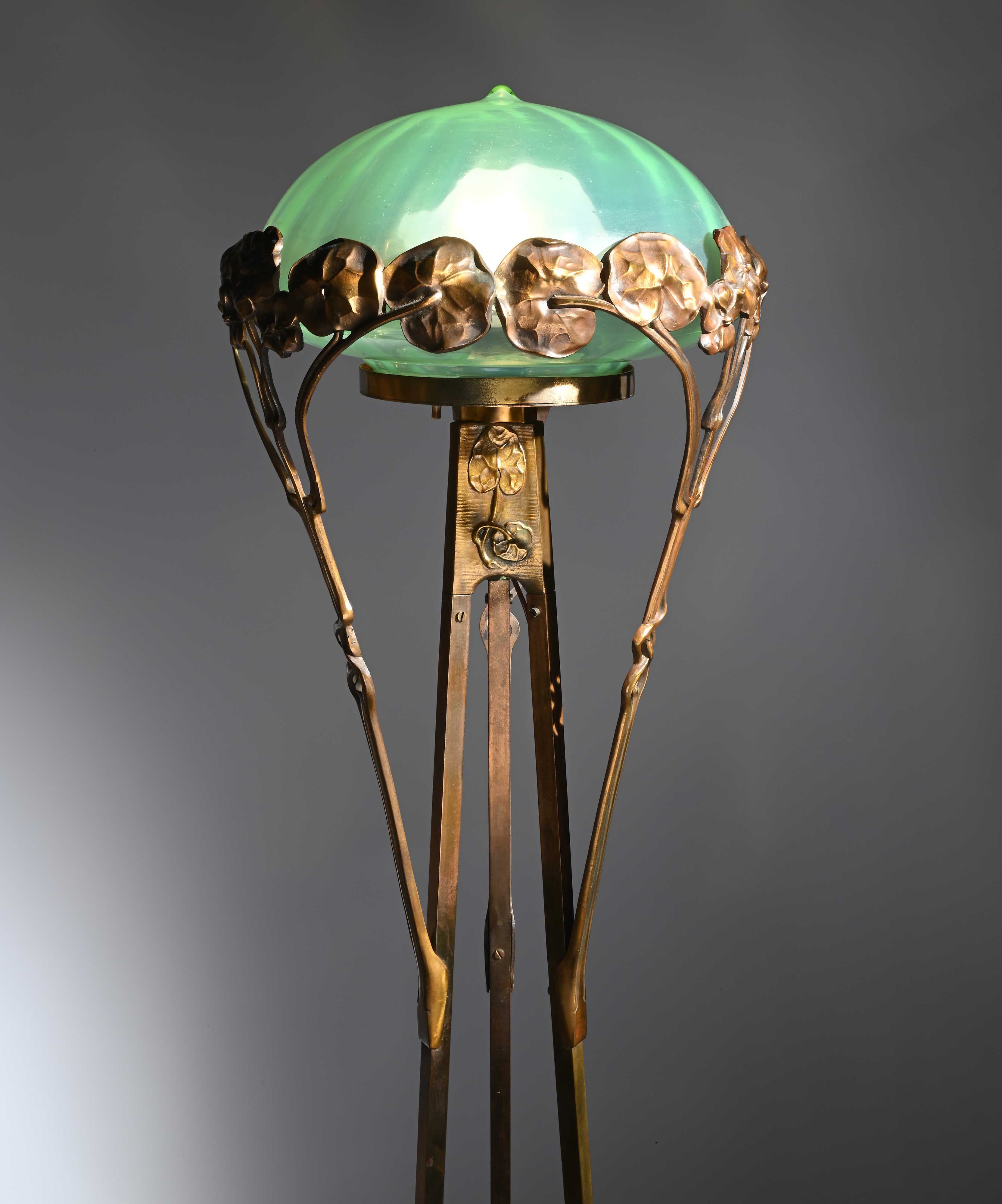 Lampada da terra Jugendstil in bronzo e ottone, Austria, inizi del XX secolo