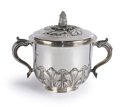 Coppa Biansata in Argento con Coperchio, Londra 1886, Argentiere j.n.M.