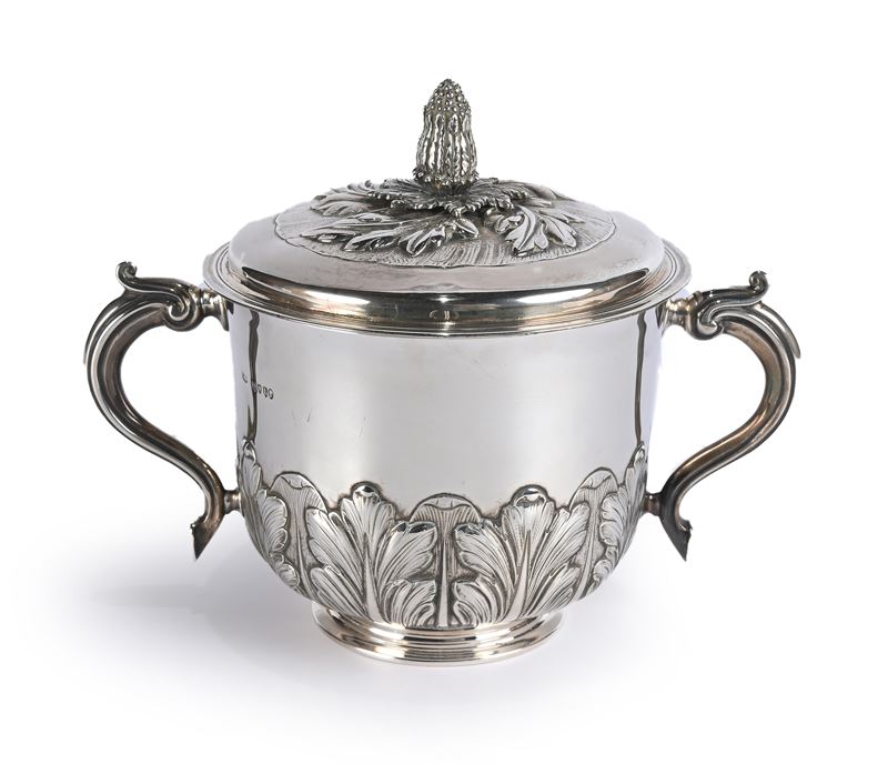 Coppa Biansata in Argento con Coperchio, Londra 1886, Argentiere j.n.M.