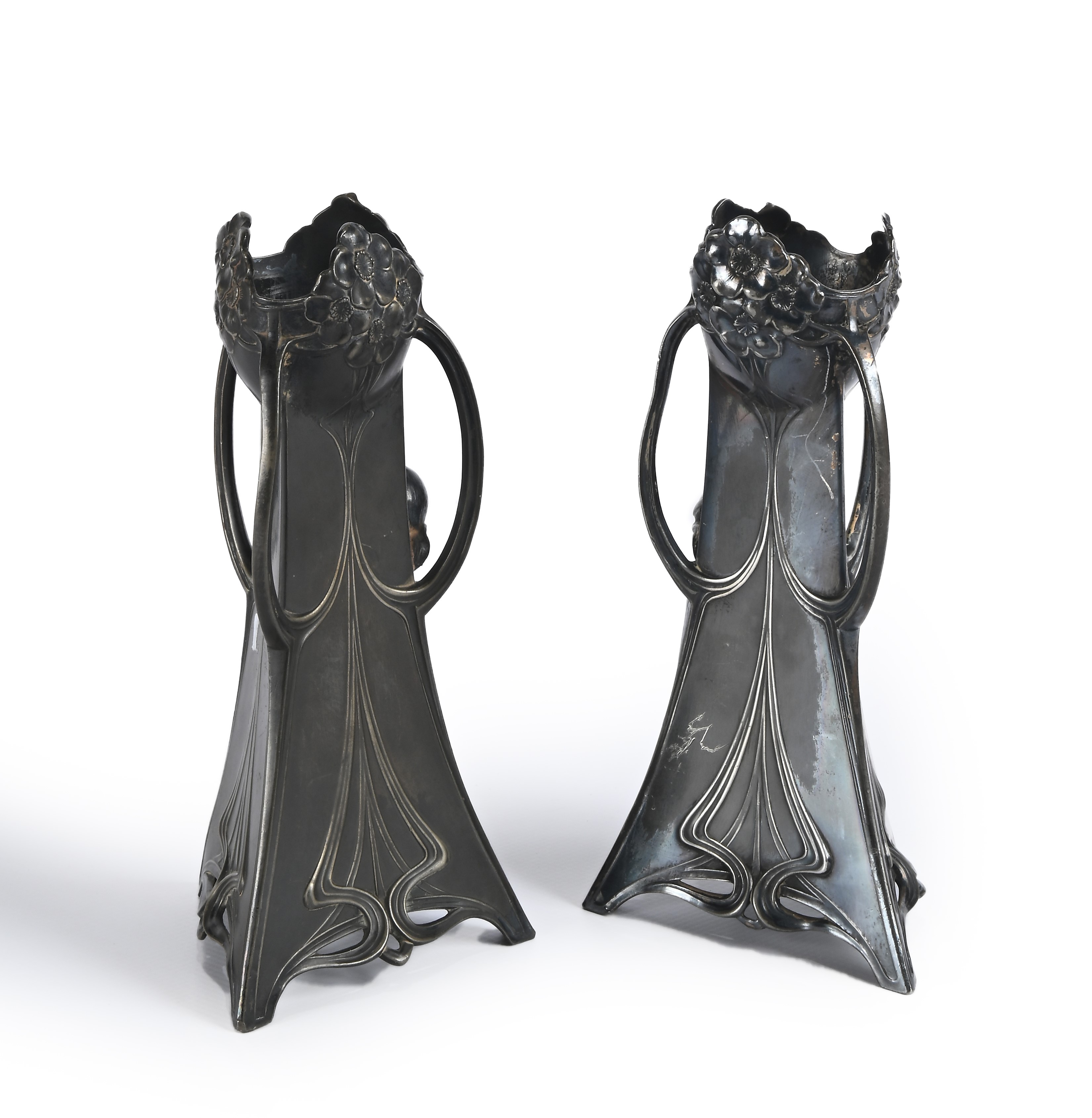 Portafiori Art Nouveau in peltro, Varsavia, Roman Plewkiewicz (attivo dal 1886 al 1935)