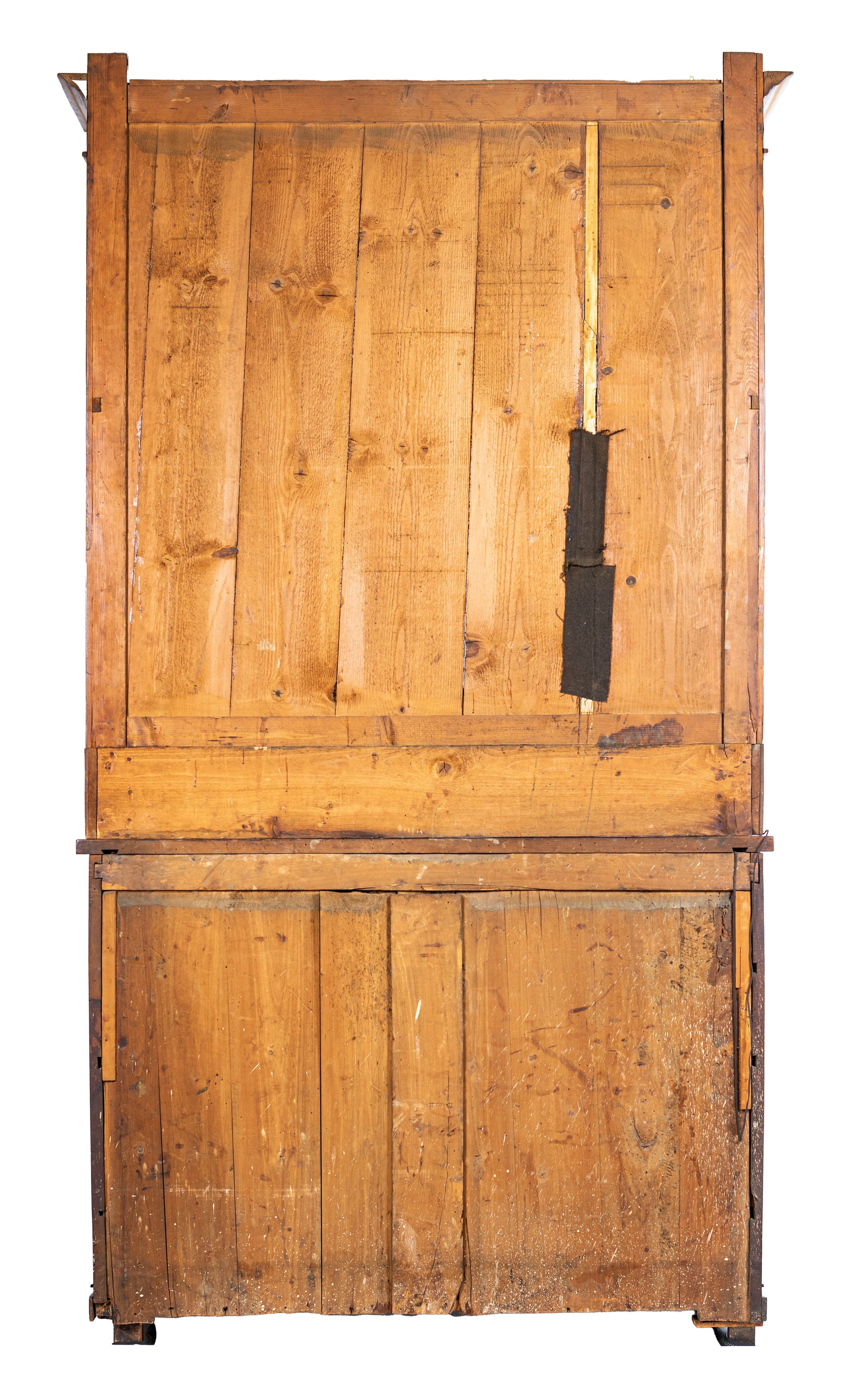 Mobile a due corpi in noce, XIX secolo