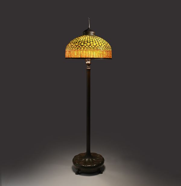 Tiffany Studios New York - Lampada da terra “Curtain Border”