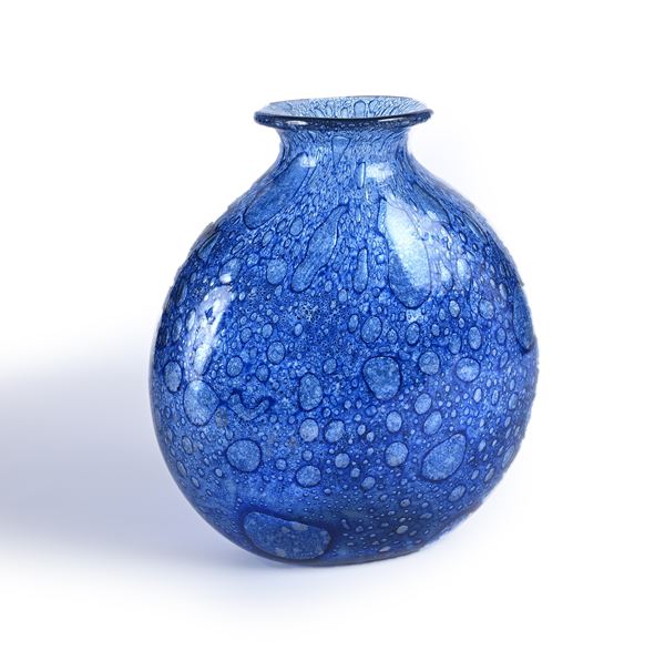 Ercole Barovier - Vaso "Efeso" in vetro blu con inclusioni d'aria irregolari
