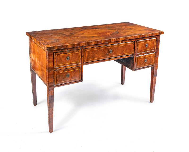 Scrivania da centro in mogano, Italia centrale, fine XVIII/inizi XIX secolo