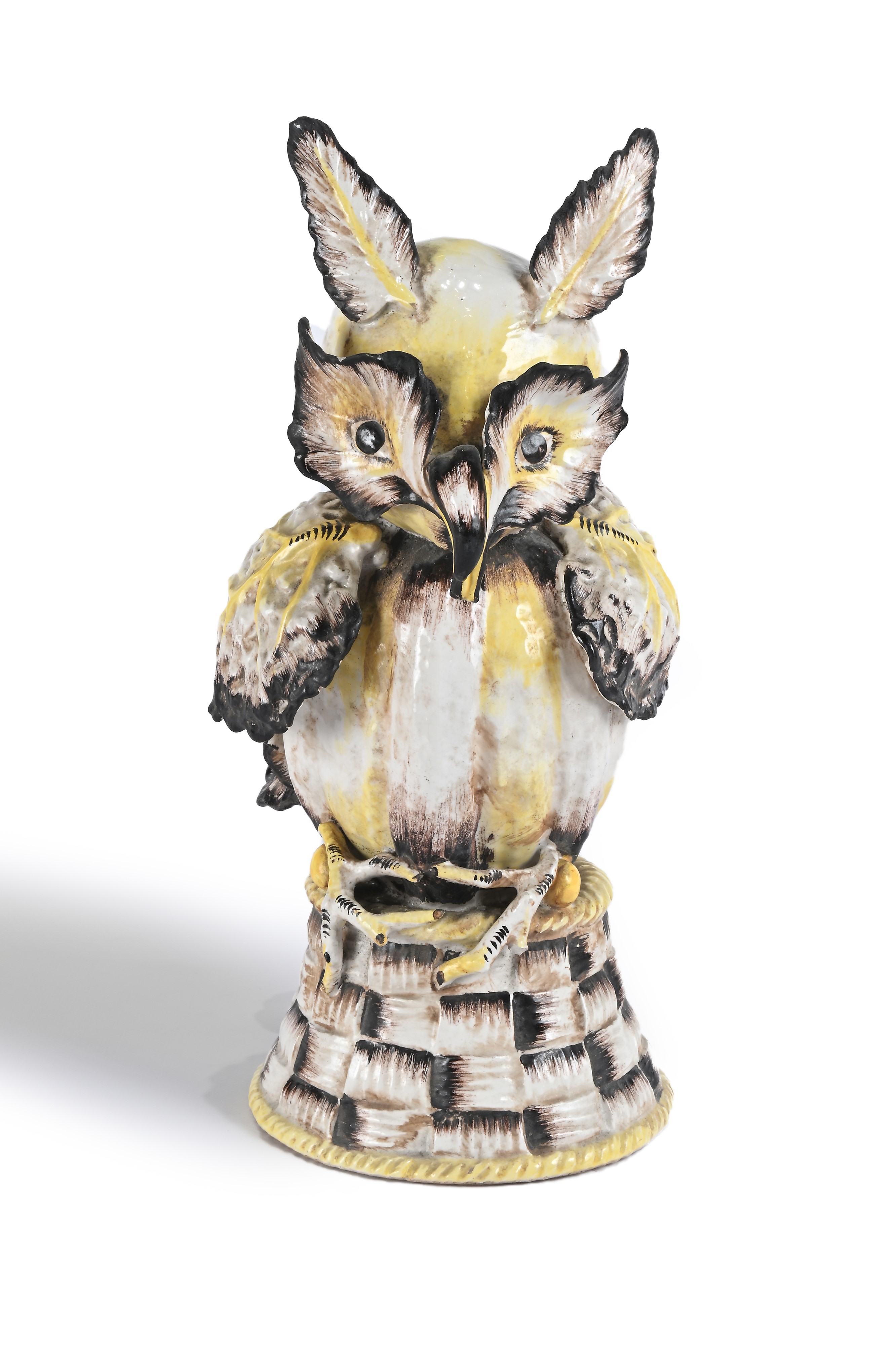 Grande gufo in ceramica artistica nei toni del giallo e del bruno