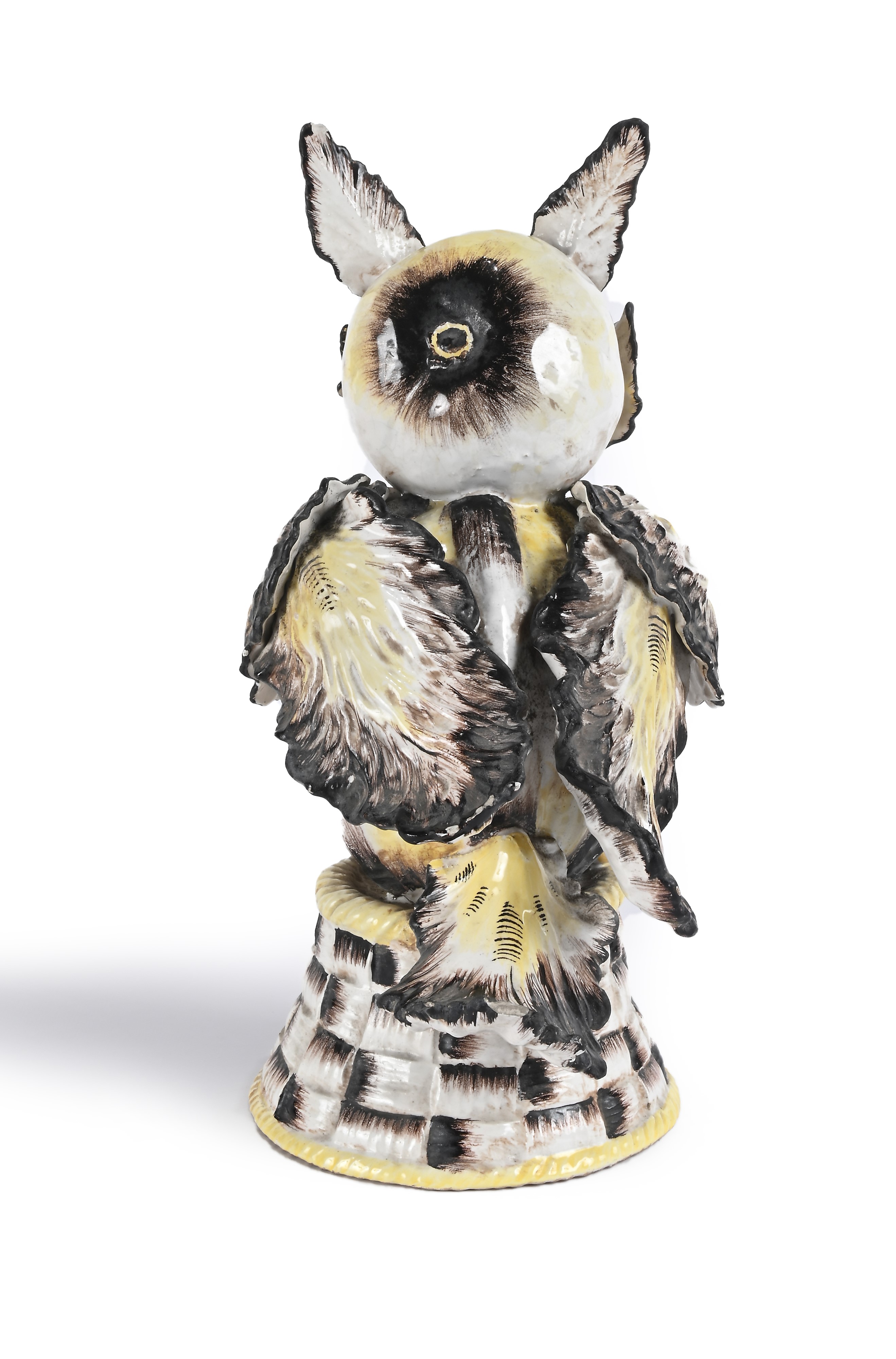 Grande gufo in ceramica artistica nei toni del giallo e del bruno