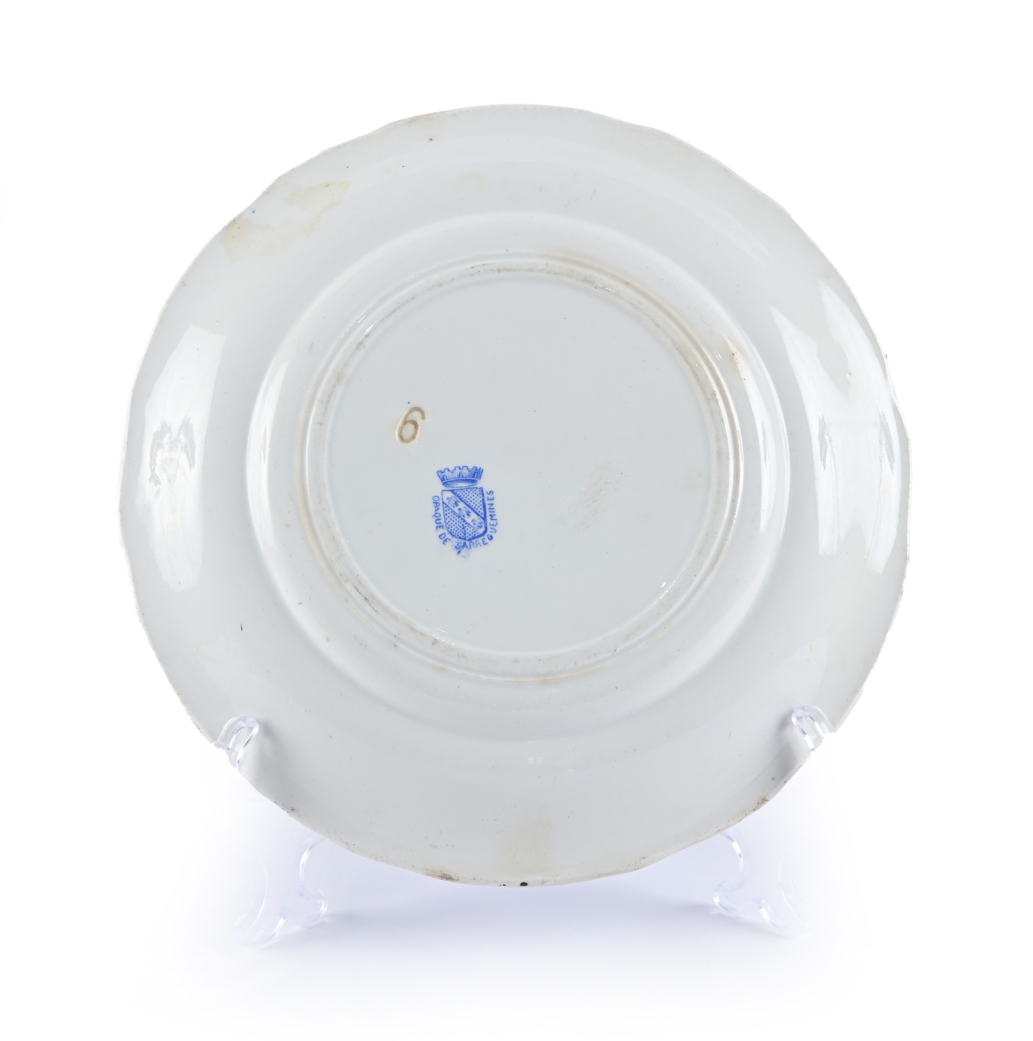 Otto "assiettes parlantes" diversi in ceramica con decoro stampato in nero e blu, Francia, fine d...