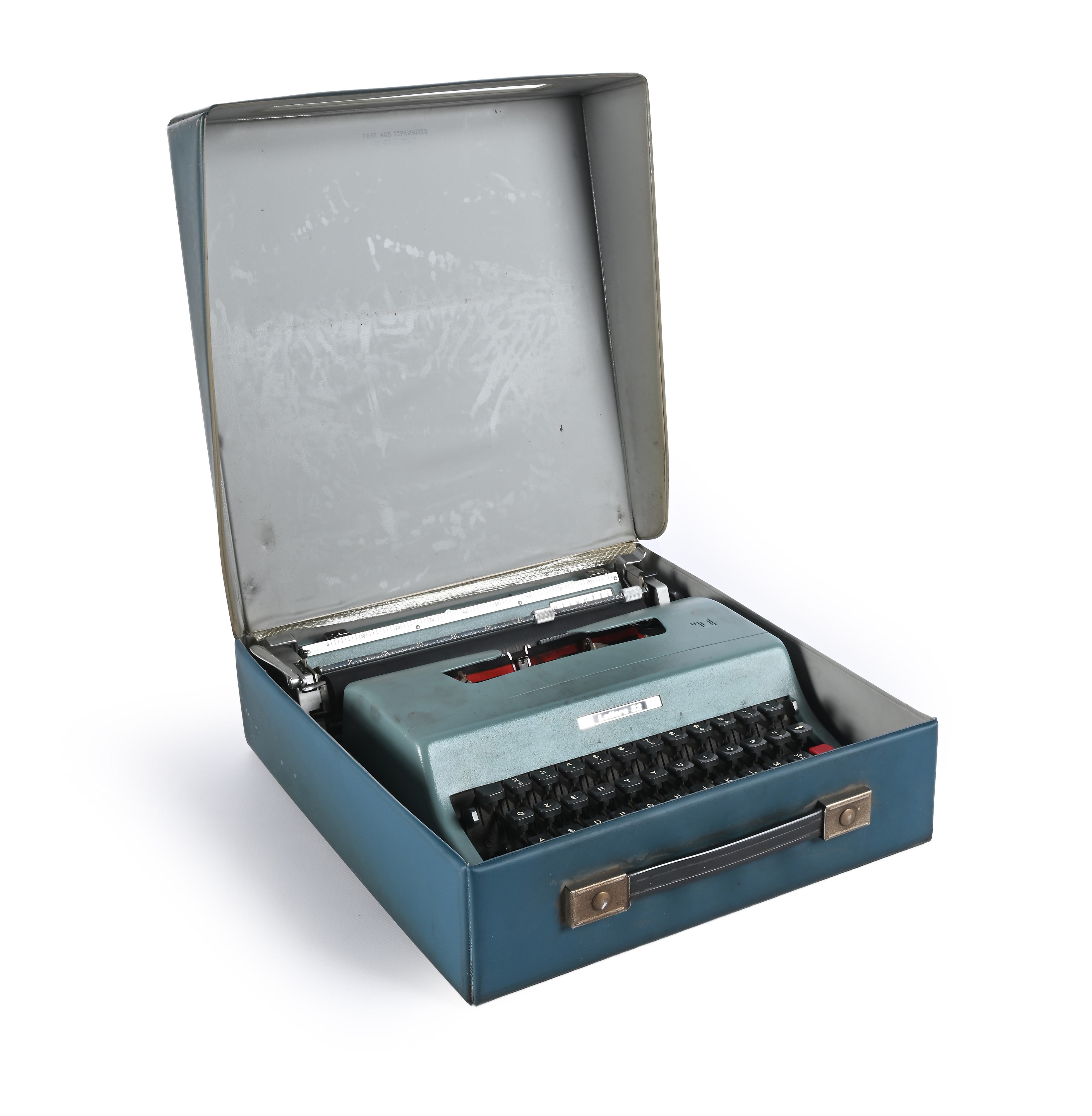 Olivetti Lettera 32 con custodia da trasporto