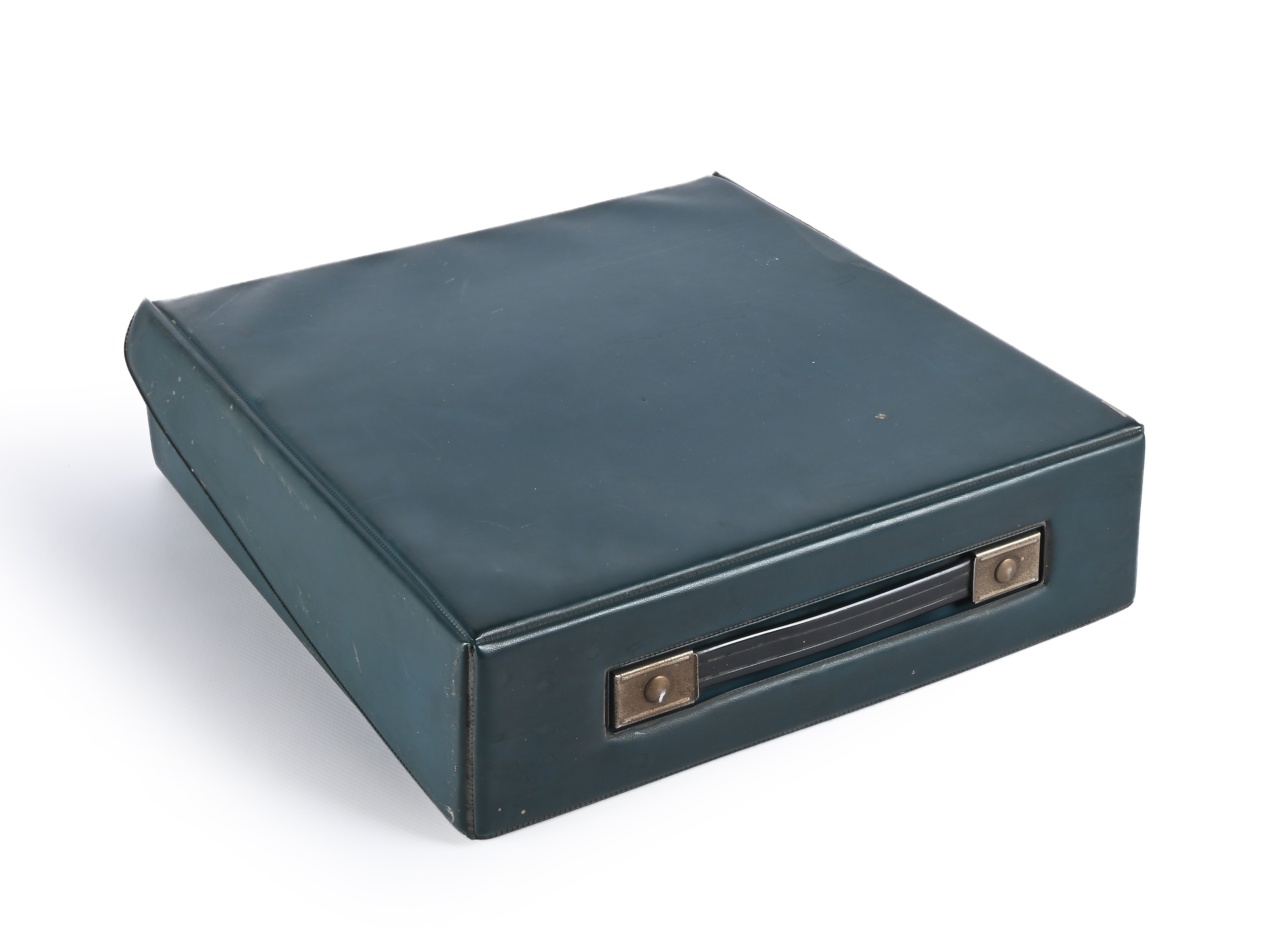 Olivetti Lettera 32 con custodia da trasporto