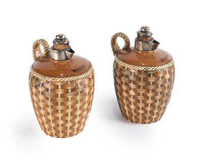 Due Brocche Tardo Vittoriane in Ceramica di Staffordshire, Inizi del XX Secolo