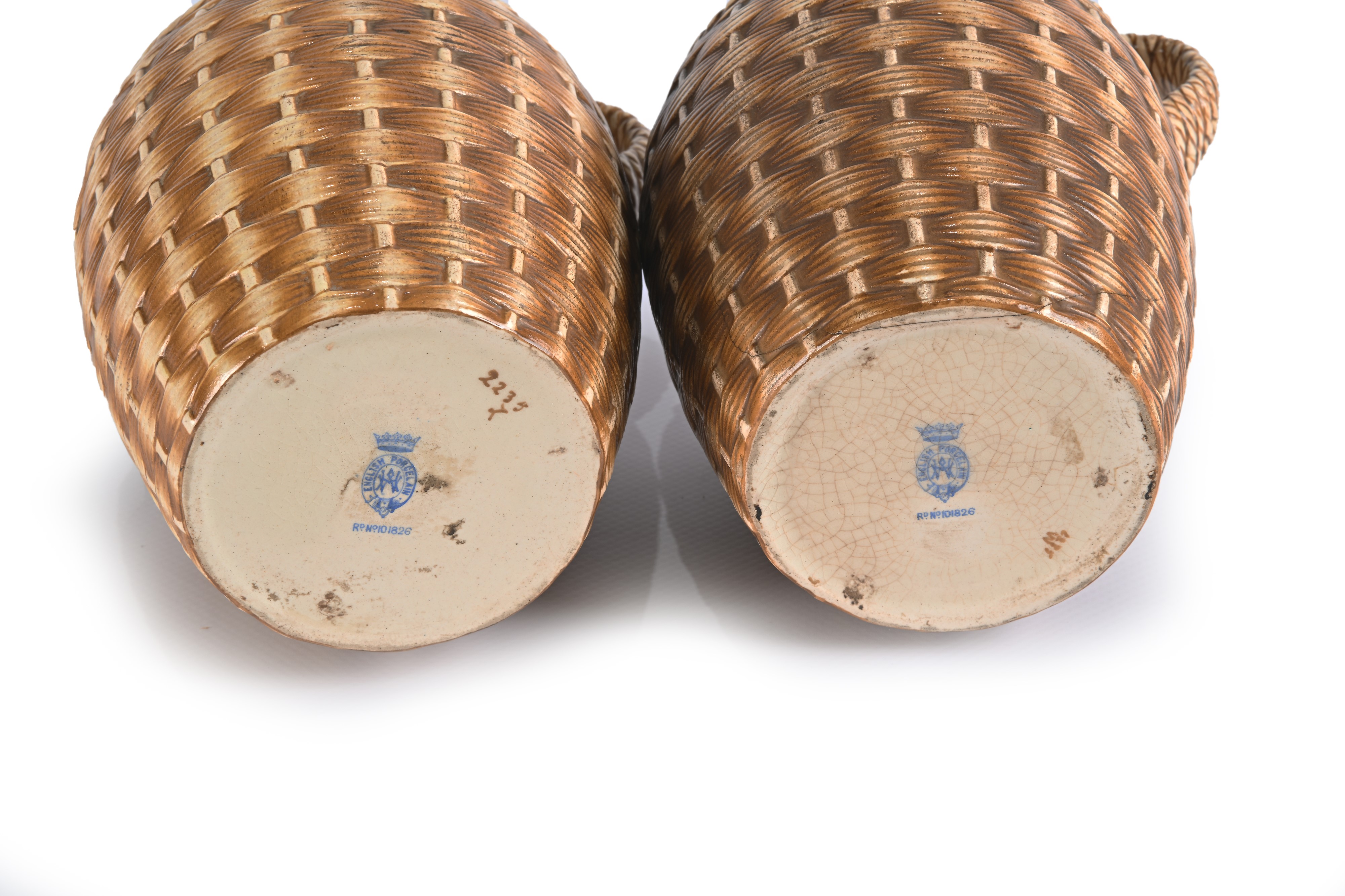 Due Brocche Tardo Vittoriane in Ceramica di Staffordshire, Inizi del XX Secolo