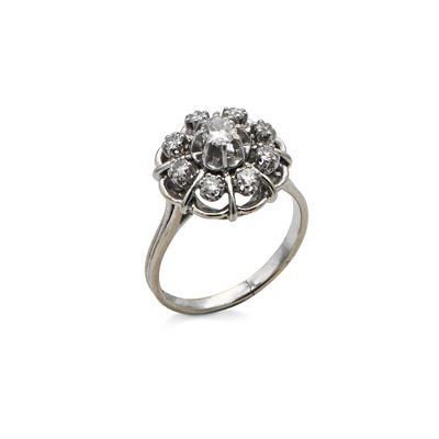 Anello a Fiore in Oro e Brillanti
