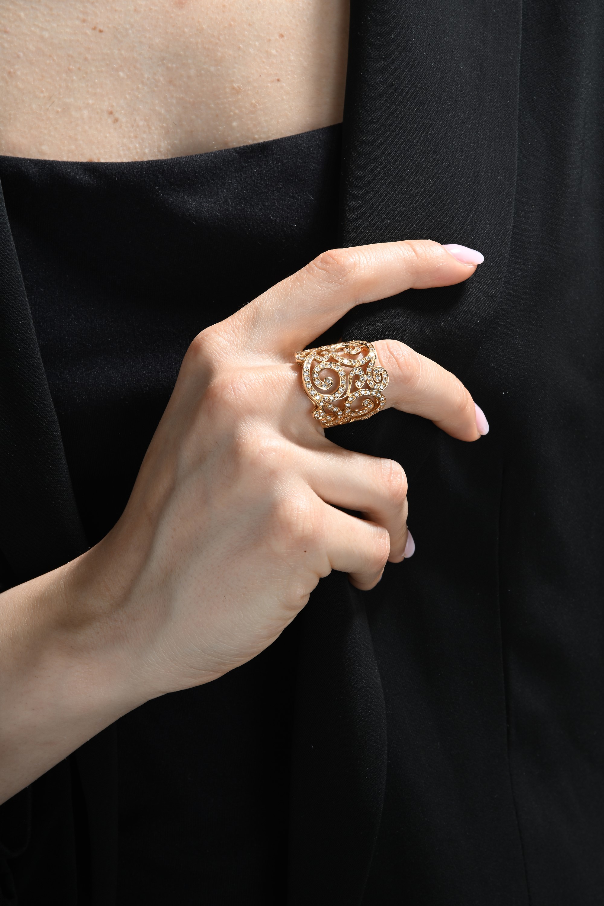Anello in Oro e Brillanti a Volute