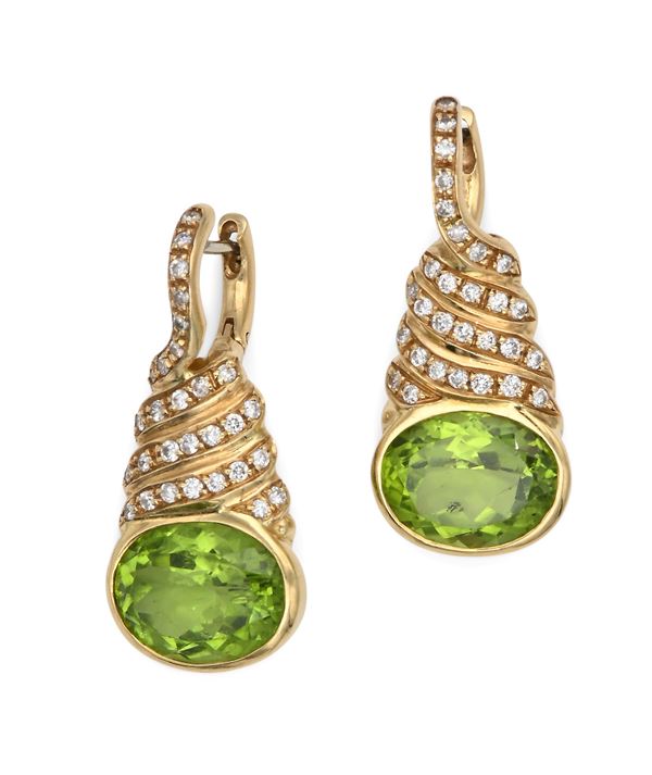 Orecchini in oro, brillanti e peridoti