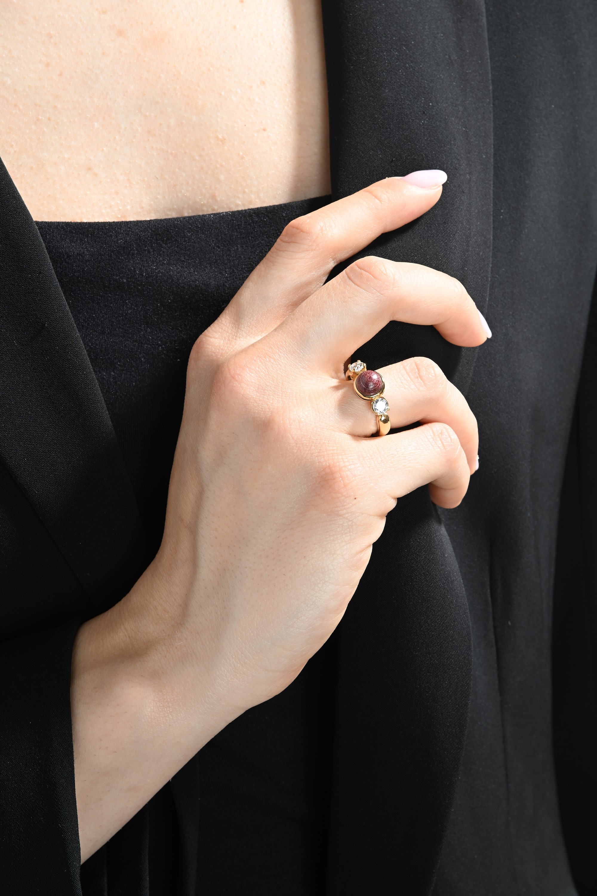 Anello in Oro, Brillanti e Perla Naturale Scallop