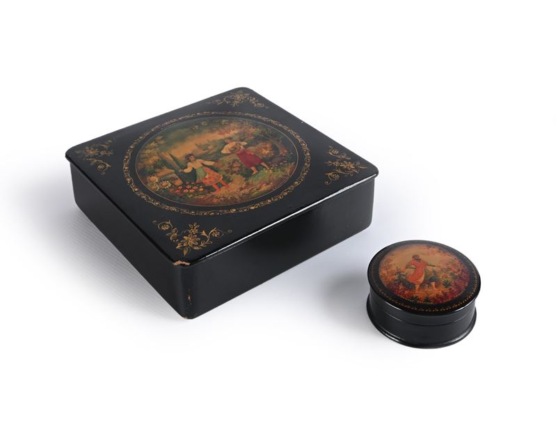 Due scatole in cartapesta laccata, Russia, XX secolo