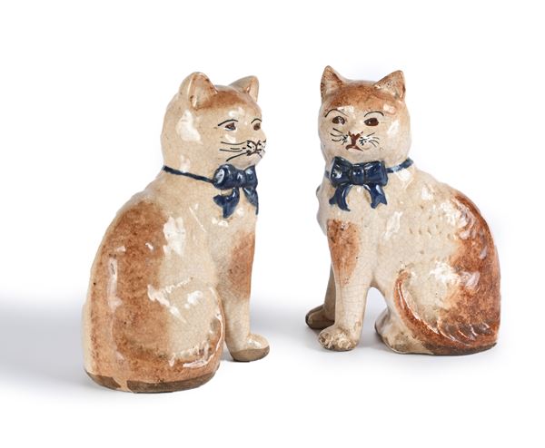 Coppia di gatti vittoriani seduti in ceramica, Inghilterra, XIX secolo