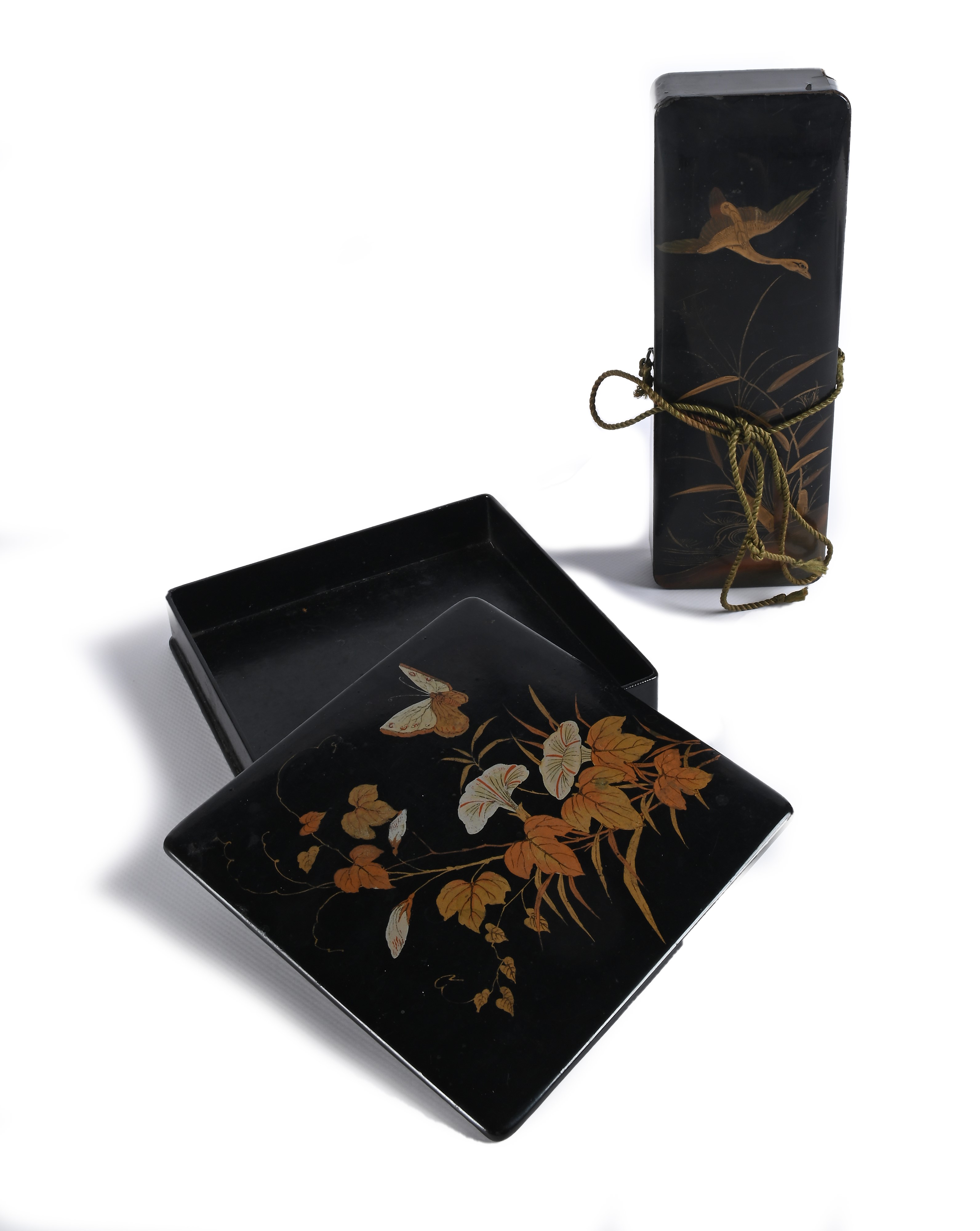 Due scatole diverse in cartapesta, Giappone, XX secolo