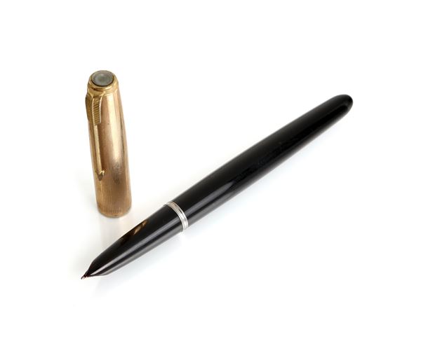 Parker 51 - Penna stilografica vintage in vernice nera con cappuccio in metallo placcato in oro rosso 12kt