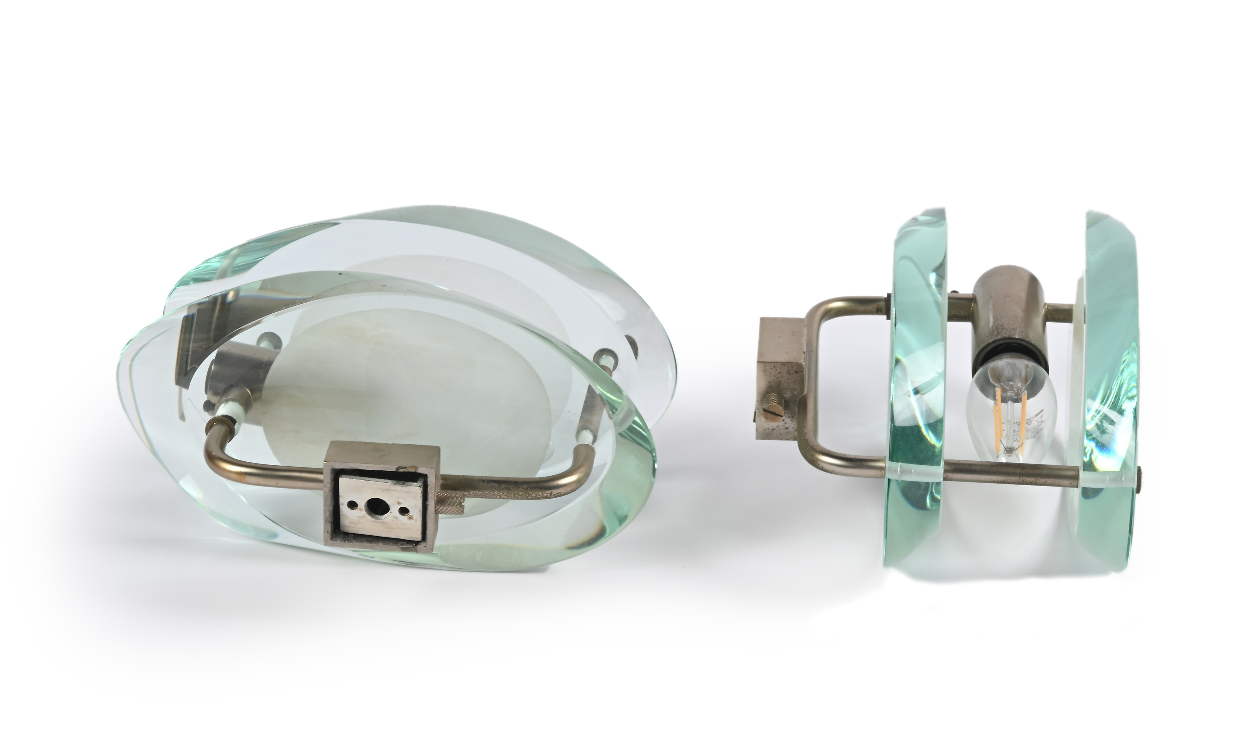 Coppia di appliques per Fontana Arte, modello 2093