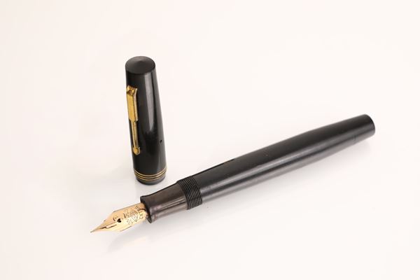 Tabo Mentis - Penna stilografica vintage in bachelite nera con particolari in metallo dorato