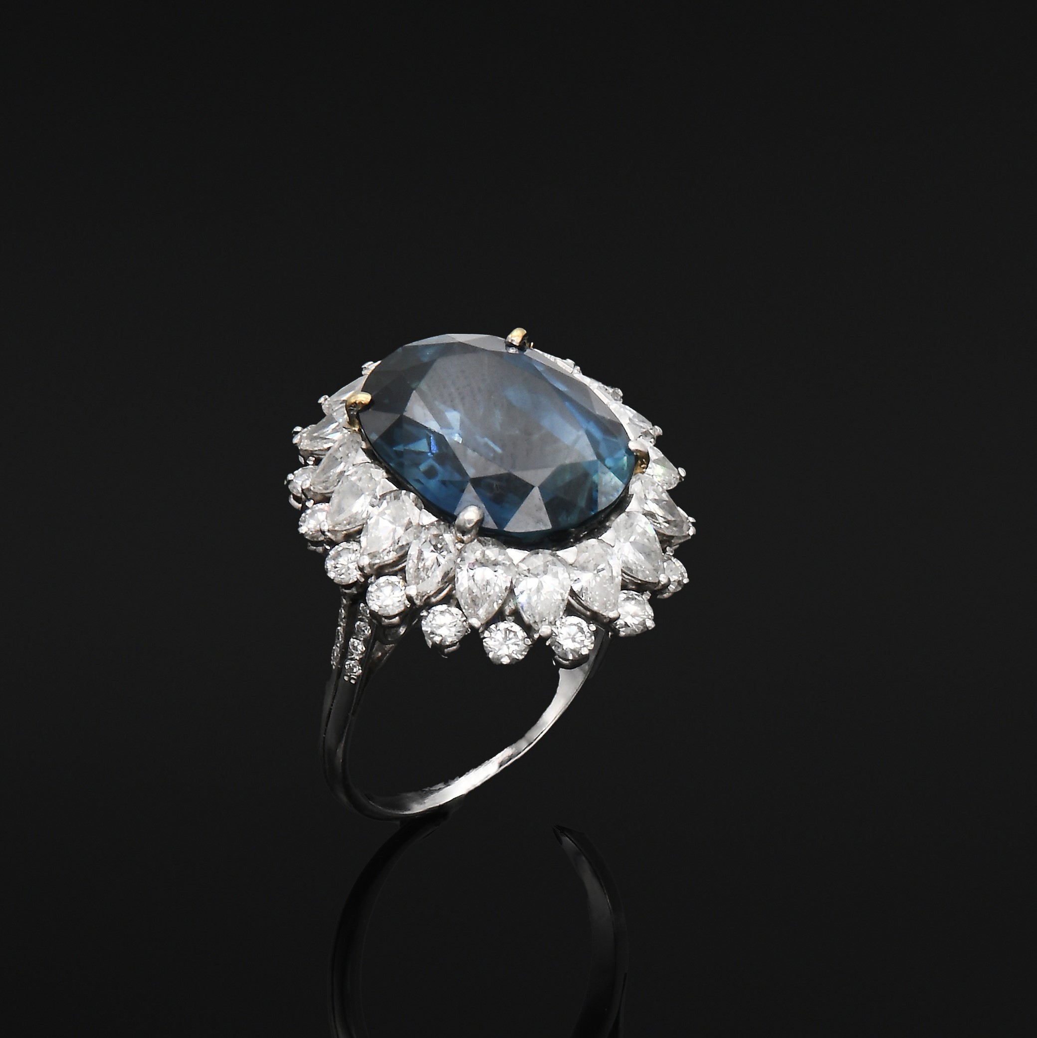 Anello in Platino Zaffiro e Brillanti