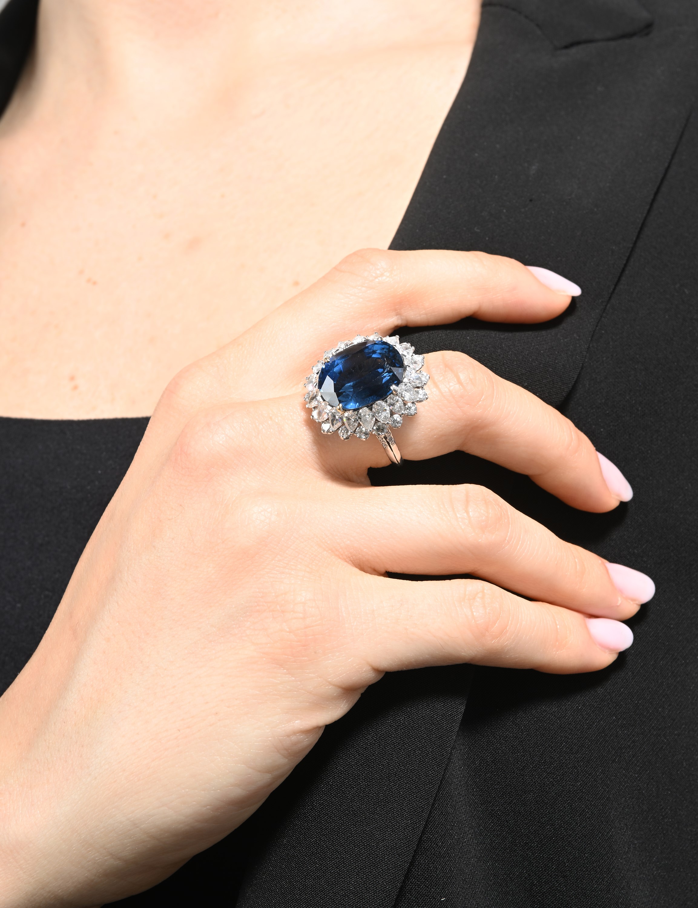 Anello in Platino Zaffiro e Brillanti