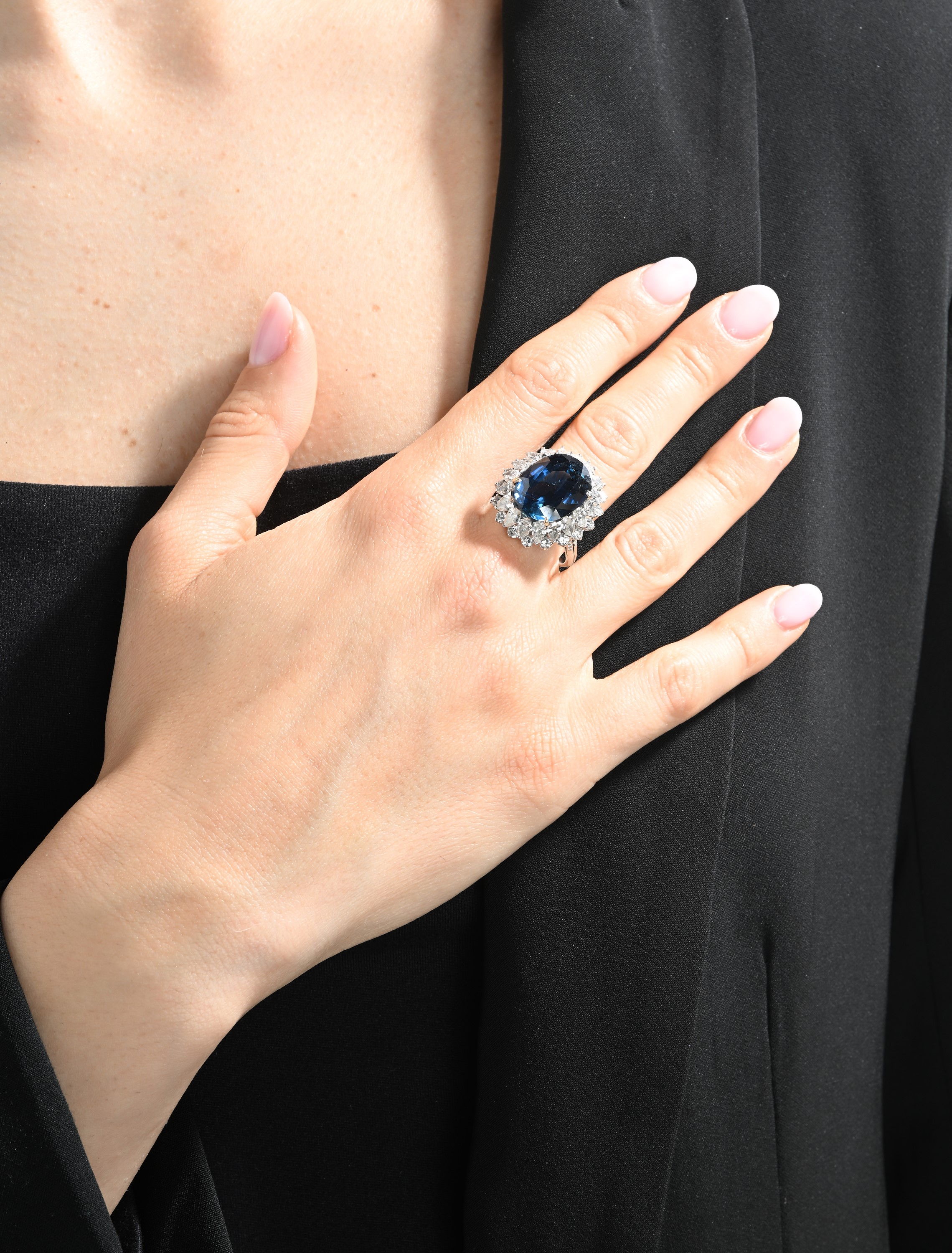 Anello in Platino Zaffiro e Brillanti