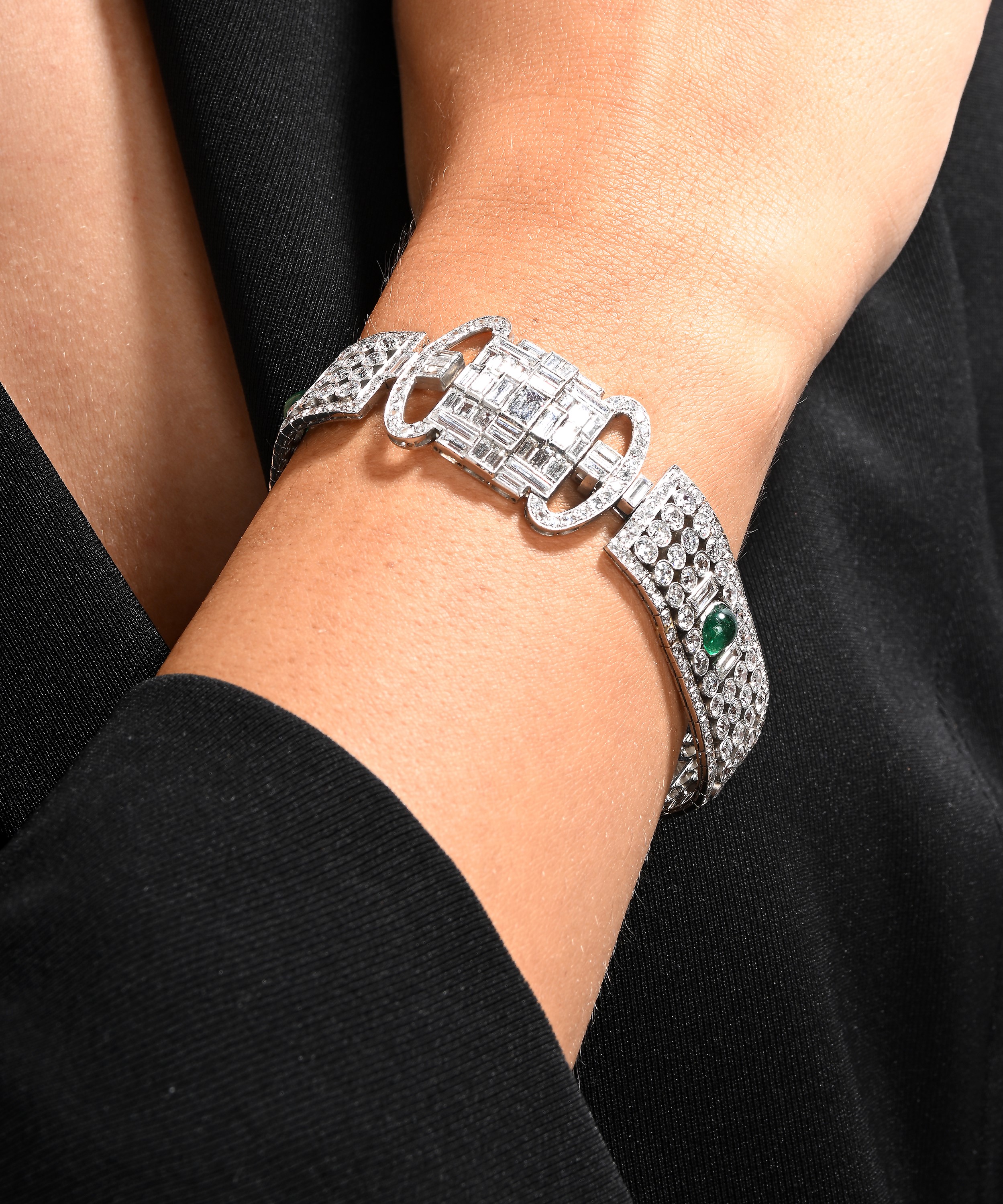 Bracciale Decò in Oro, Platino, Diamanti e Smeraldi