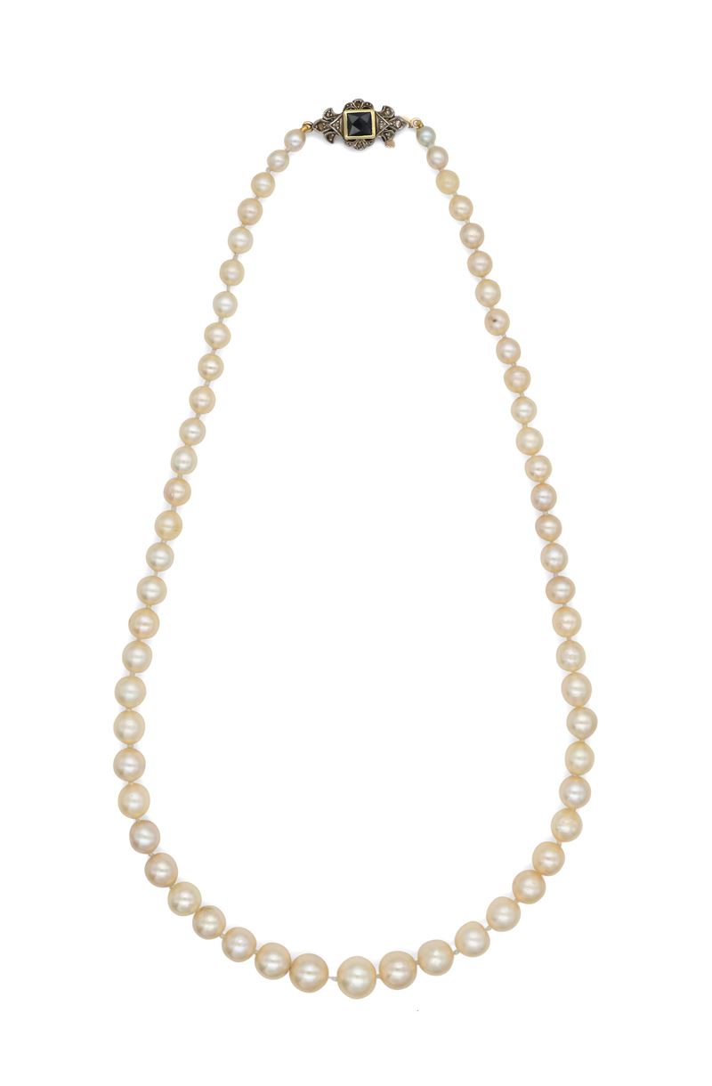 Collana di Perle con Chiusura in Oro e Diamanti