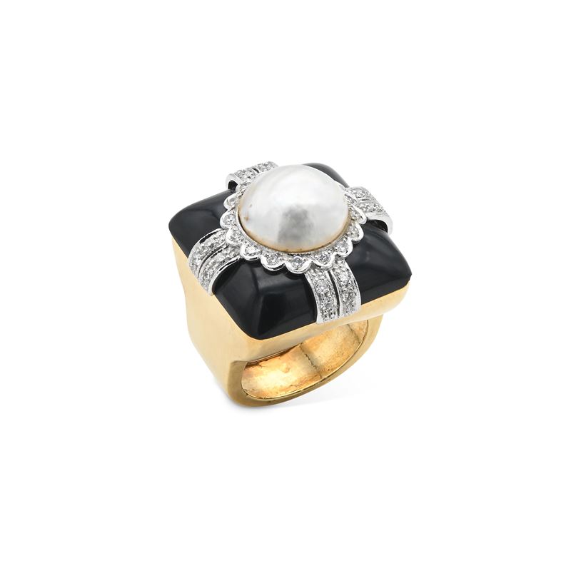 Anello da Cocktail in Oro, Brillanti, Onice e Perla